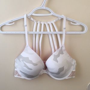 COPY - PINK Wear Everywhere Front-close Bra